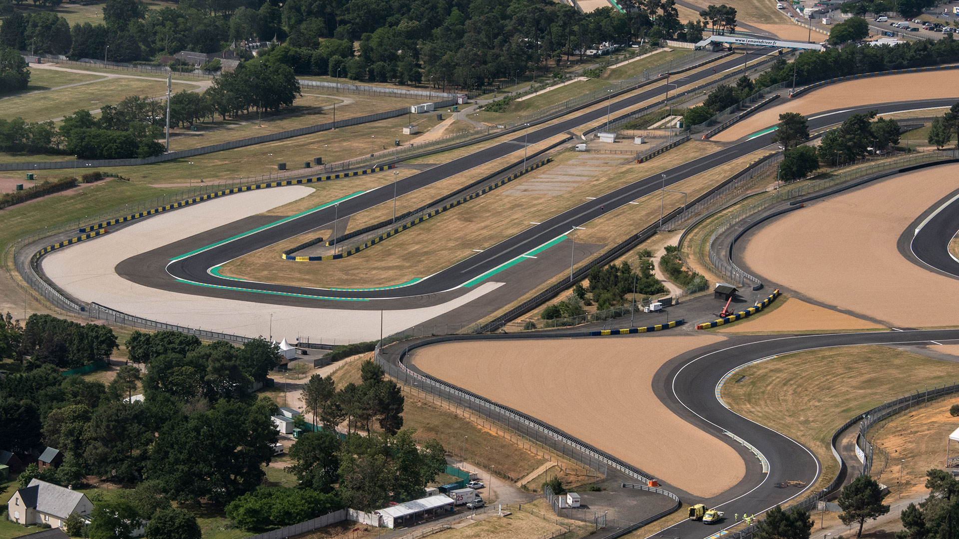 Le circuit Bugatti où se déroulent tous les ans les 24 heures du Mans pour le plus grand plaisir des passionnés de courses automobiles.